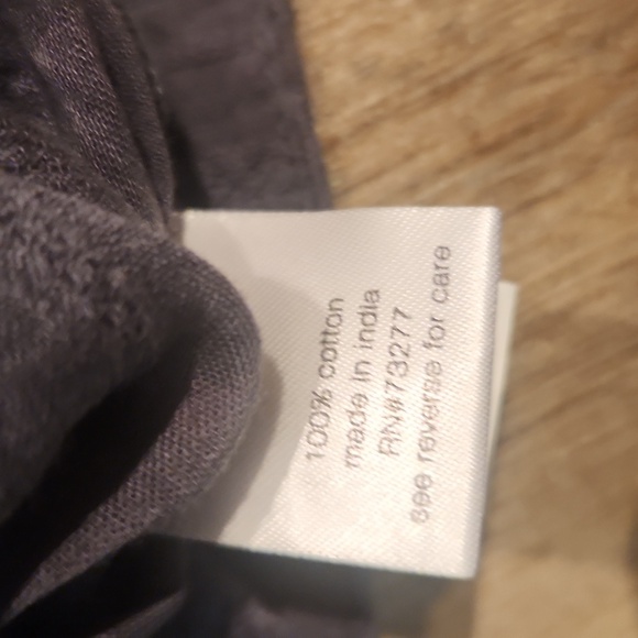 ELIZABETH AND JAMES- Short Sleeve Gray Sheer Blouse. Size XS - Picture 7 of 7